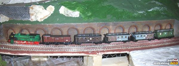 Die Preussen an der langen Arkadenmauer