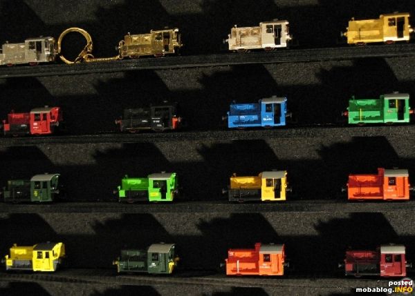Hier die ersten 16. Die oberen 4 sind (v.l.n.r.) die vernickelte mit Schlüsselring, eine aus Messing mit Schlüsselring, eine versilberte und eine vergoldete.