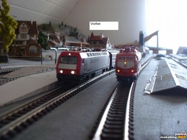 Die linke Lok ist schon umgebaut, die 103 rechts hat es noch vor sich.