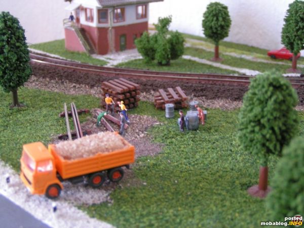 Kleine Baustelle. Der eine Bauarbeiter wird doch wohl kein Bier trinken ;-)