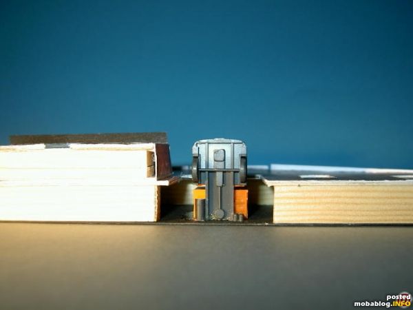 So sieht der WIKING Mercedes 1632 von unten aus...