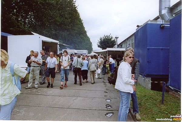 Thüringer Bratwurst, Steak, Suppe, Bier und alkoholfreie Getränke.
alles bestens organisiert.