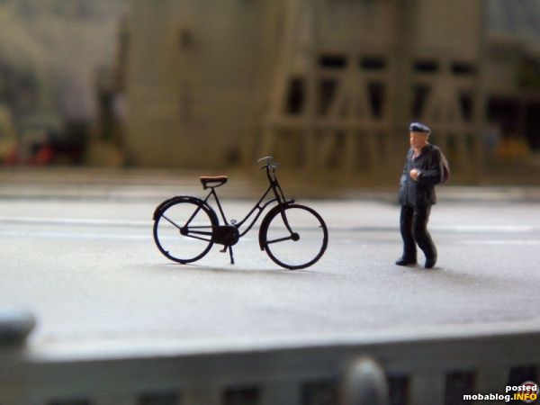 Das fertige Fahrrad bereits bemalt. Diesmal ist der Ständer dran geblieben ;-)