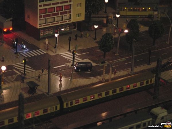 Die Halberstädter haben nun auch Innenbeleuchtung, Schlussleuchten und Fahrgäste.