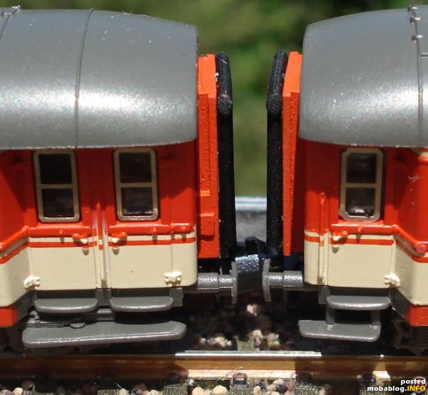 Detailansicht der neuen Wagenübergänge von Eichhorn Modellbau.