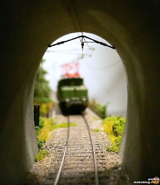 Aufh�ngung Tunnel-Oberleitung