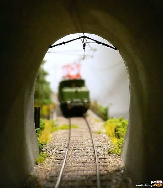 Aufhängung Tunnel-Oberleitung
