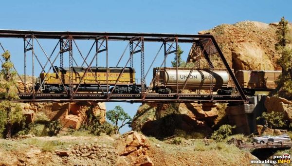 AZL UP SD40-2 Snootnose