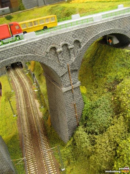 Die andere seite der Brücke. Zur Zeit laufen Sanierungsarbeiten.