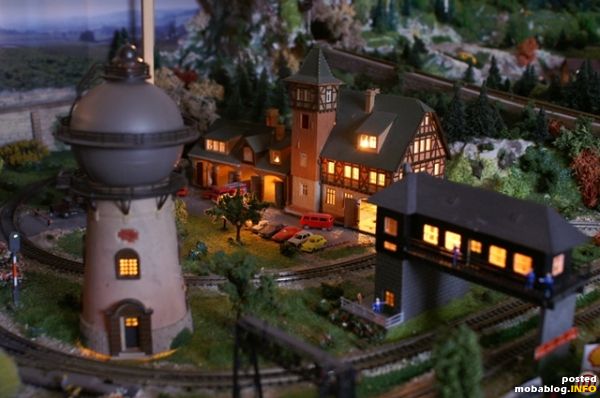 Wasserturm, Stellwerk und Feuerwehr.