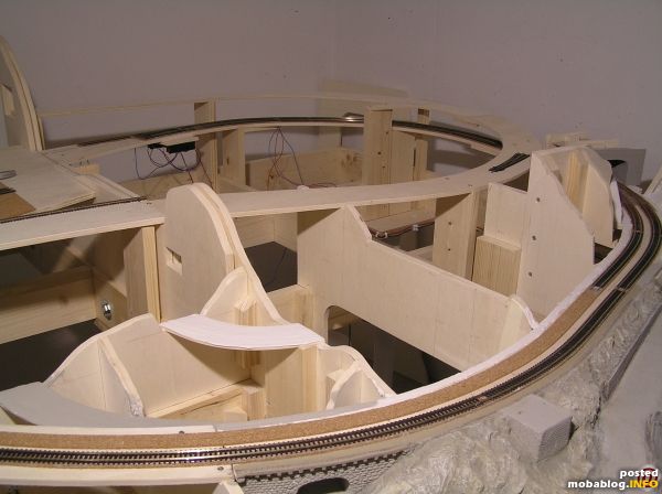 Segment 1 im Rohbau. Die zweigleisige Strecke führt vom Bahnhof "Thalwil am See" zum Schattenbahnhof.