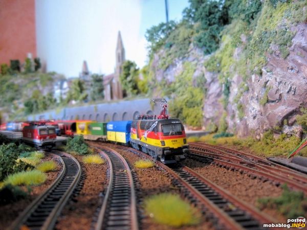 Die 1116 036 kurz hinter dem Bahnhof