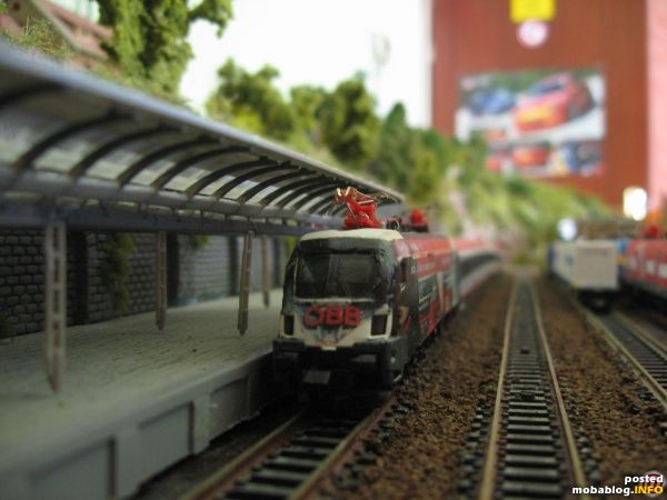 Das Bundesheer in Form von 1116 246 im unfertigen Bahnhof