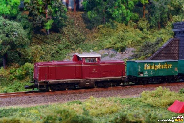 Ep. III V100 von Märklin vor G10 Königsbacher.