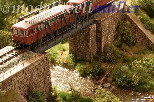 Einen ausgiebigen Baubericht findet ihr auf meiner Homepage unter: http://www.modellweltmueller.de/Brueckendiorama
