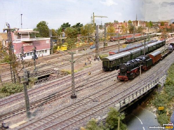 Eine 044 hat einen Güterzug nach Rheine Nord gebracht.