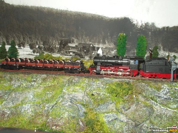 Der Achstransportwaggon unterwegs zum Bahnausbesserungswerk