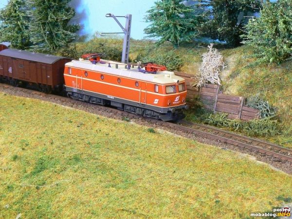Roco OBB 1044 in den gutereinsatz.