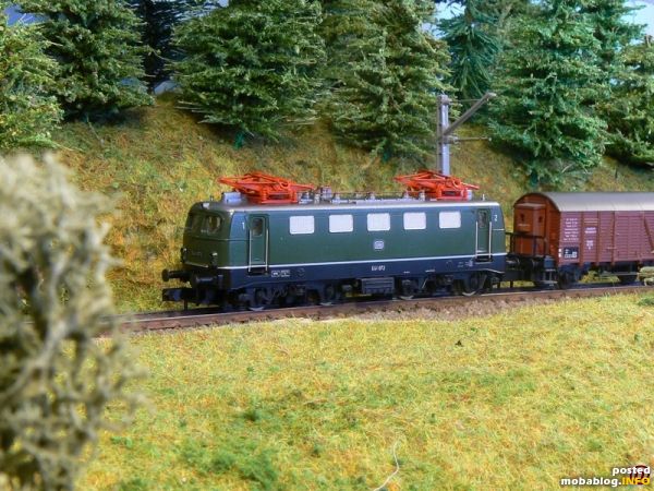 Der alte Arnold E41 sieht doch auch nicht schlecht aus.