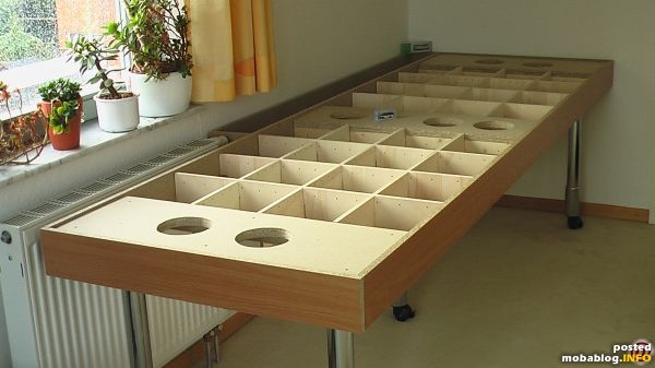 Schritt 4: Zusammenfügen von Spanten und Tischbeinträgern