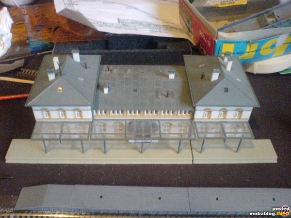 Das Faller Modell des Bahnhofs Karlsberg gefällt mir sehr gut, bis auf den