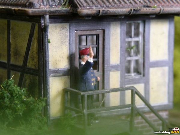 Verdammt, hab mit dem Kleber gekleckert. Was so Nahaufnahmen alles zum Vorschein bringen