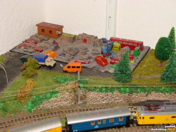 In der hintersten Ecke fand der Schrottplatz seinen Platz.