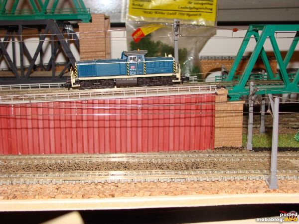 Eine Rangierlok auf dem Weg zum Güterbahnhof.