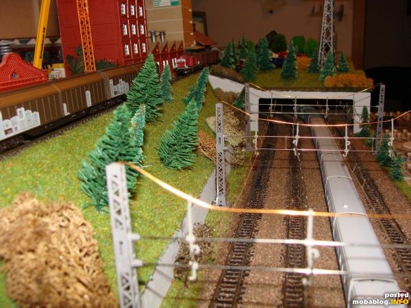 Das Industriegleis mit Paradestrecke in Richtung Tunnel.