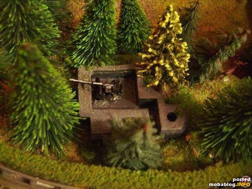 Auch im Tiefen Wald finden sich noch so manche Relikte aus vergangenen Tagen. Hier eine alte Flakbunker Stellung...