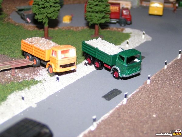 Meine kleine Baustelle wird mit Kies beliefert.