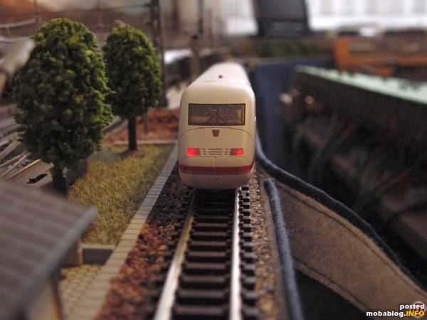 Auch hier ist eine gute Helligkeit bei 2,5 V zu sehen.