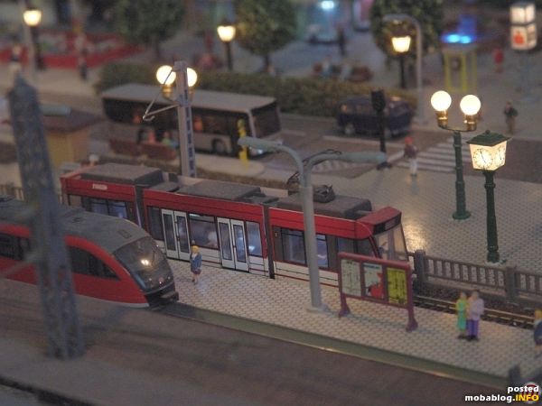 Außenbahnsteig der S-Bahn mit Direktanschluss zur TRAM (Standmodell).
