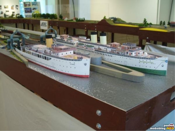 S/S Starke in Fährbett Nord und S/S Drottning Victoria in Fährbett Sued.