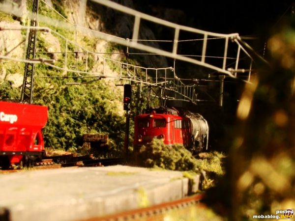 Nicht nur Traxx-Loks! Der 139. Alt, und gealtert fahrt er mit Chemie-Wagen......