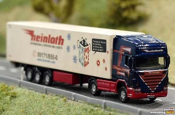 Vor Jahren habe ich mir die folgenden Modelle aus WIKING Fahrzeugen gefertigt.
Jetzt habe ich sie aus Fahrzeugen der weissen HERPA Serie mit neuen Decals gefertigt.