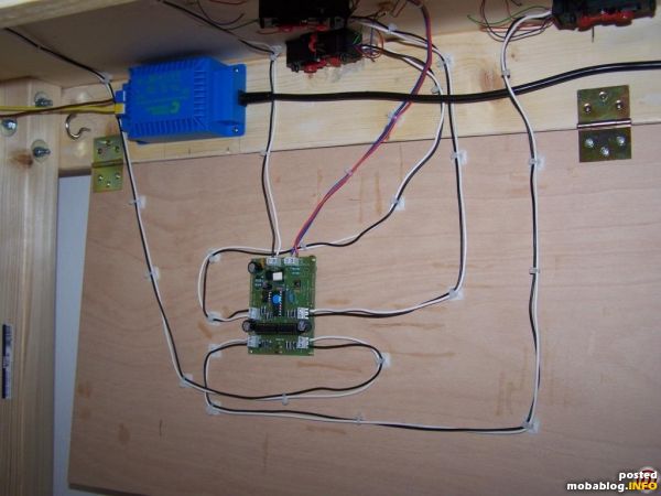 ...auch bei dieser Anlage kommt man nicht um die Verkabelung herum. Aber dieses mal gehe ich gleich systematisch vor. Man lernt halt aus den gemachten Fehlern.