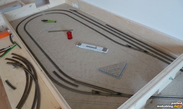 Mitte April, der Schattenbahnhof wird konstruiert