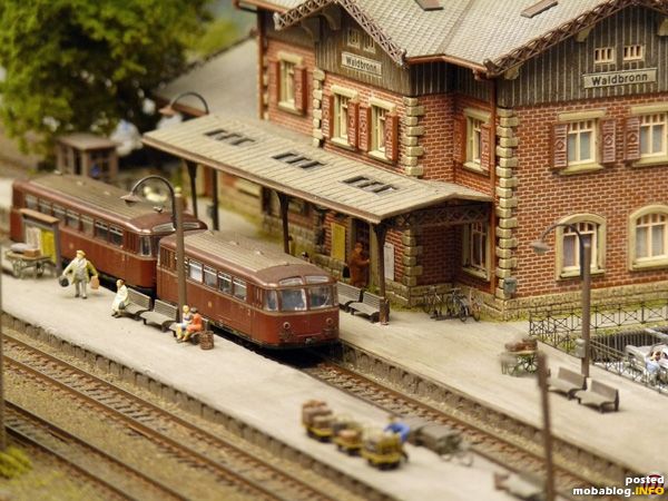 VT 95 am Hausbahnsteig des EG Waldbronn