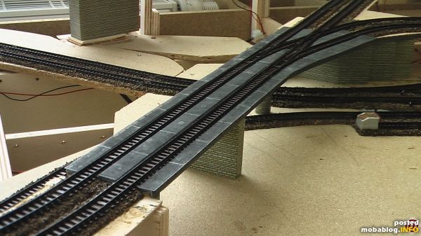 Gesamtansicht.
Die Erfahrungen mit Sekundenkleber werden sichtbar. Aber welche Brücke ist schon "clean"?
