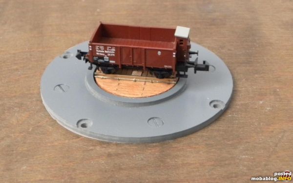 Die kleine Drehscheibe (5.6 m) mit einem Wagon