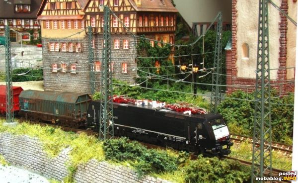 MRCE 189 mit Stahlzug