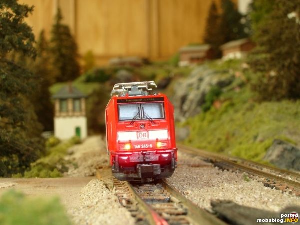 Br 146 Minitrix mit Schluss rote Licht. Doppel Optik wie im Vorbild