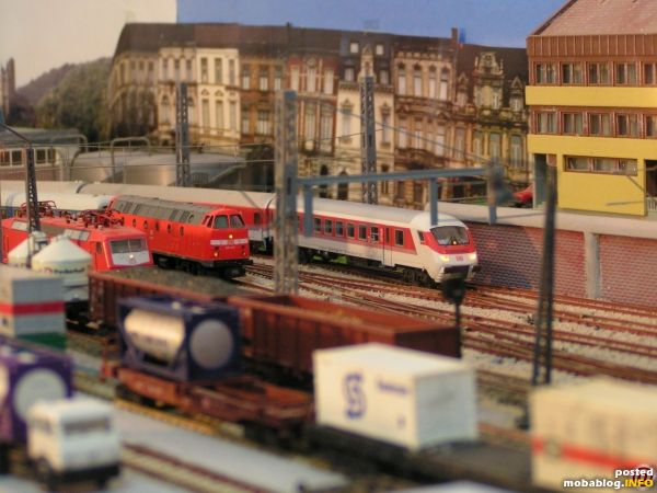 ganz links steht schon BR120 zum Lokwechsel bereit.