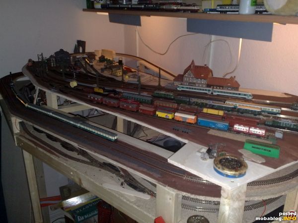 Die 2. Ebene mit dem Bahnhof ist fertig