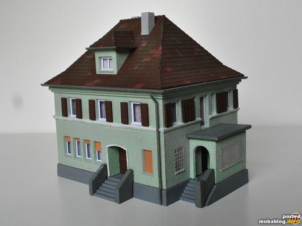 Die Gaststätte ist mittlerweile fertiggestellt. Die Fenster wurden aus 160g-Papier erstellt.