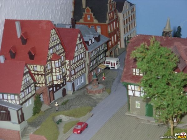 Auf dem Marktplat am Rathaus von Rauenstein soll noch ein Wochenmarkt entstehen