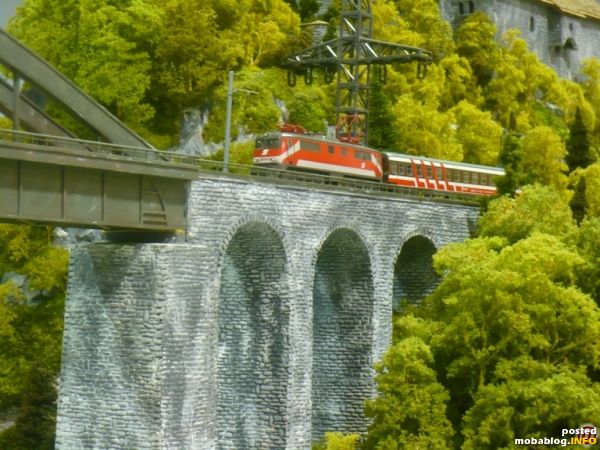 1010 vor Rolla auf der Trisannabrücke