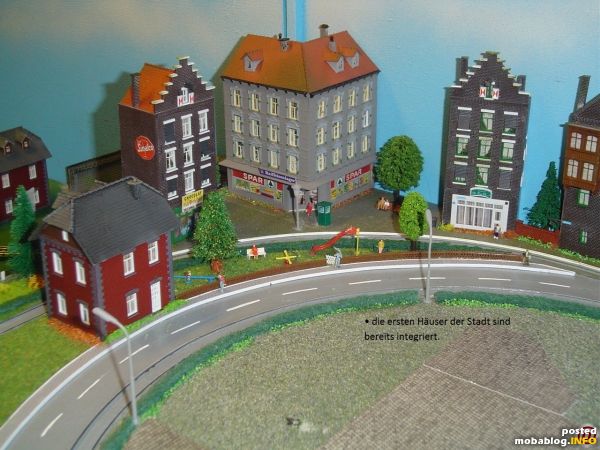 • die ersten Häuser der Stadt sind bereits integriert.
