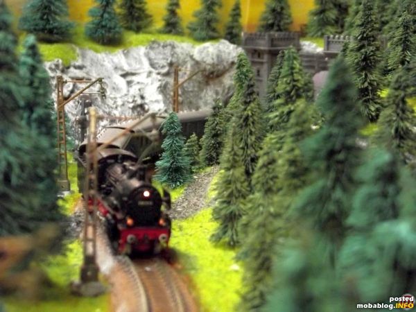 Br 38 auf der Zufahrt zum Bahnhof.